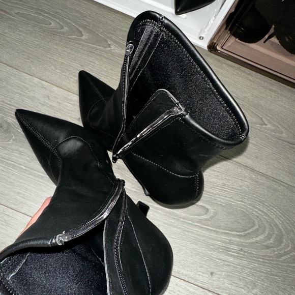 Bar III Olevia Sock Booties - Picture 10 of 11